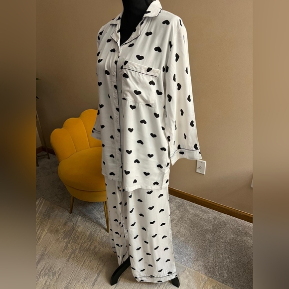 women pajamas - Picture 1 of 4